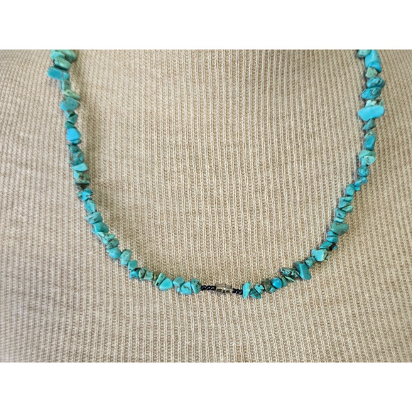 Turquoise Jewelry Set 20" Necklace and 2 Bracelets - Picture 6 of 8